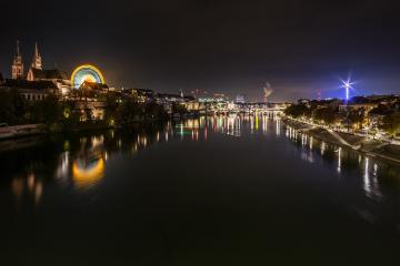 Basel rhein und herbstmesse
